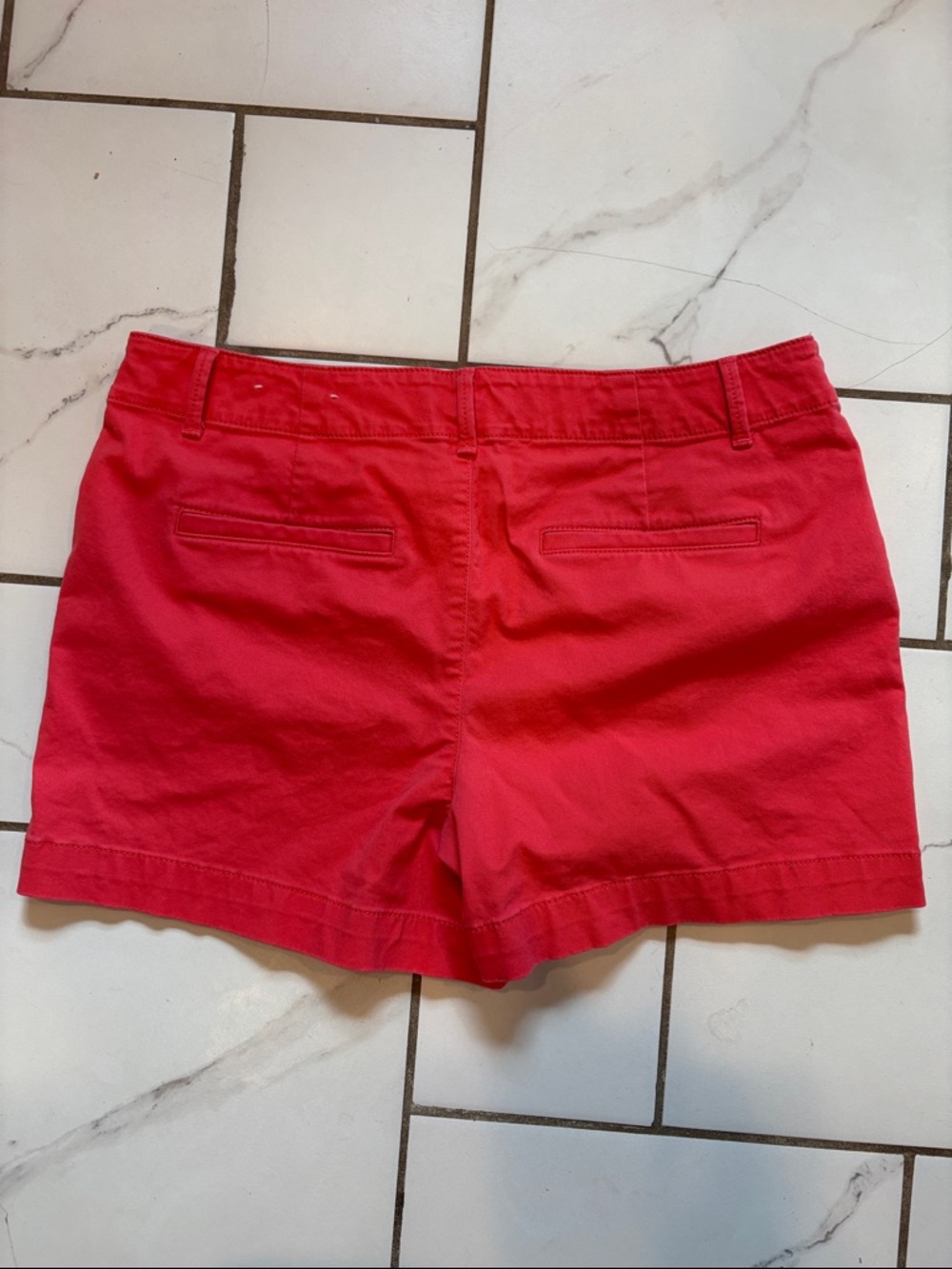 Women’s LOFT Classic Monroe 4” Short in Beautiful Coral Color - size 10 - Picture 2 of 6